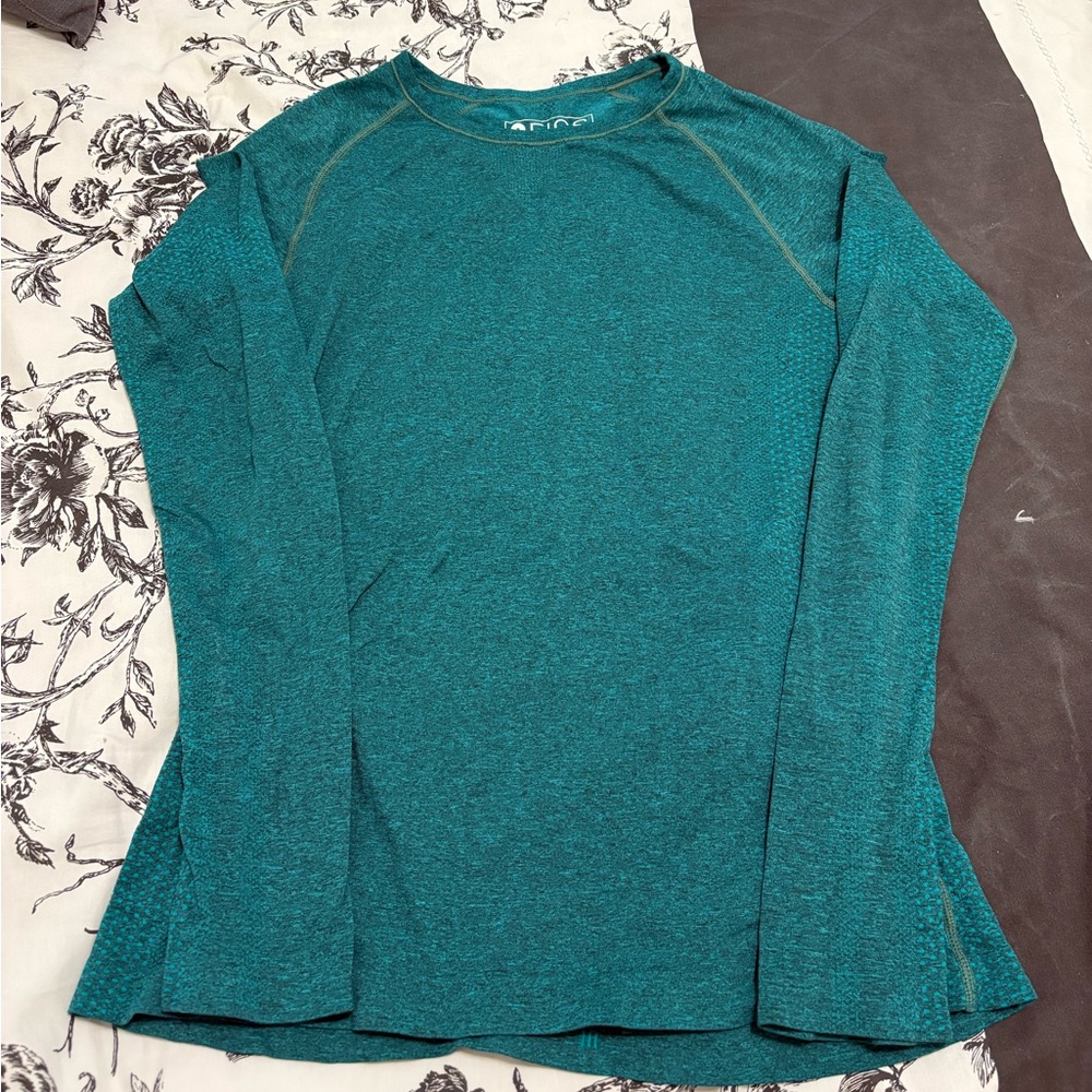 💚 FIGS Salta underscrub shirt 💚